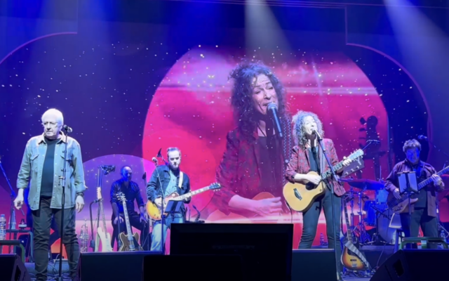 Yehudit Ravitz, right, and Gidi Gov, left, at the first reunion show of 'The 16th Sheep' on January 21, 2025 (Screengrab: YouTube)